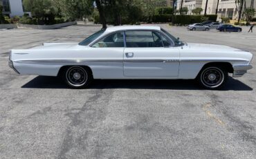 Pontiac-Bonneville-1961-White-Brown-2