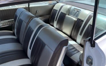Pontiac-Bonneville-1961-White-Brown-4