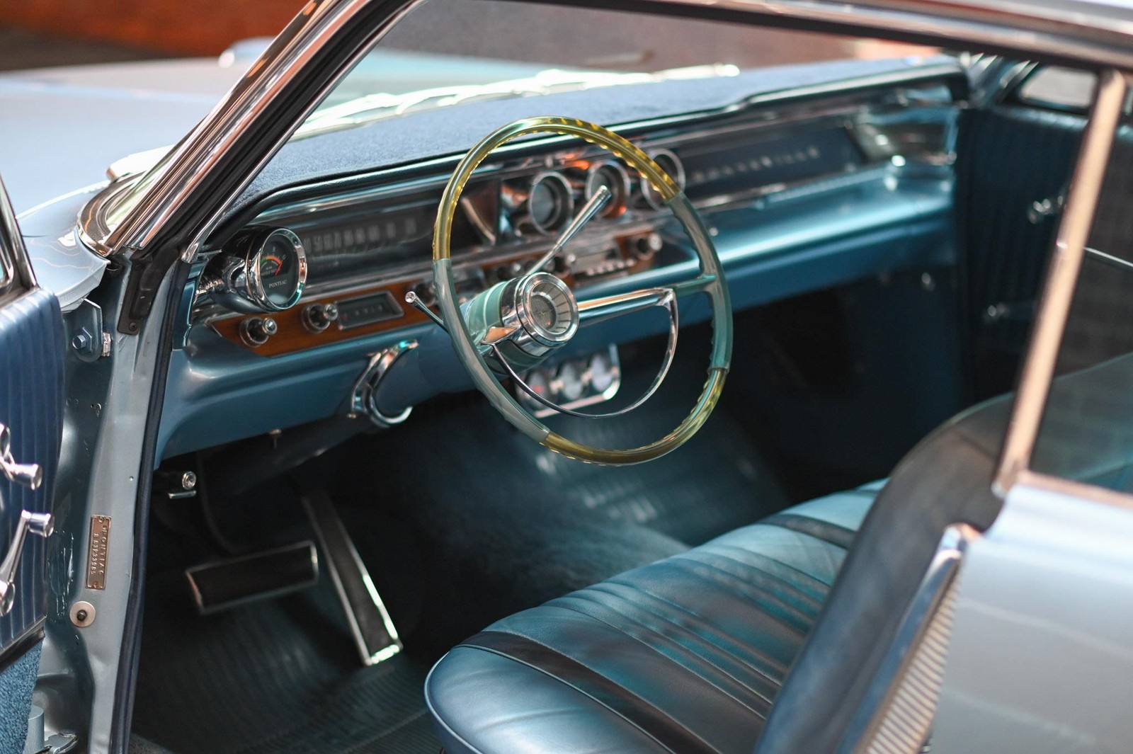 Pontiac-Bonneville-1963-11