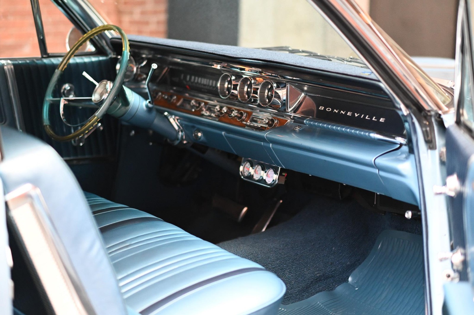 Pontiac-Bonneville-1963-13