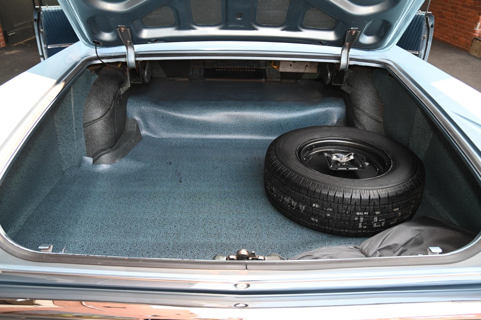 Pontiac-Bonneville-1963-38