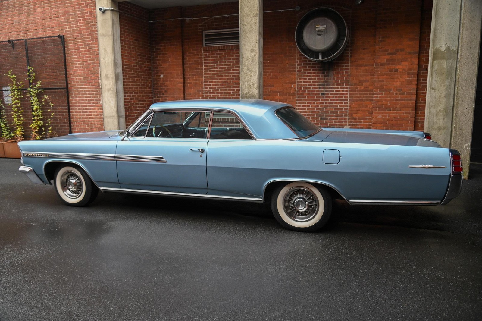 Pontiac-Bonneville-1963-9
