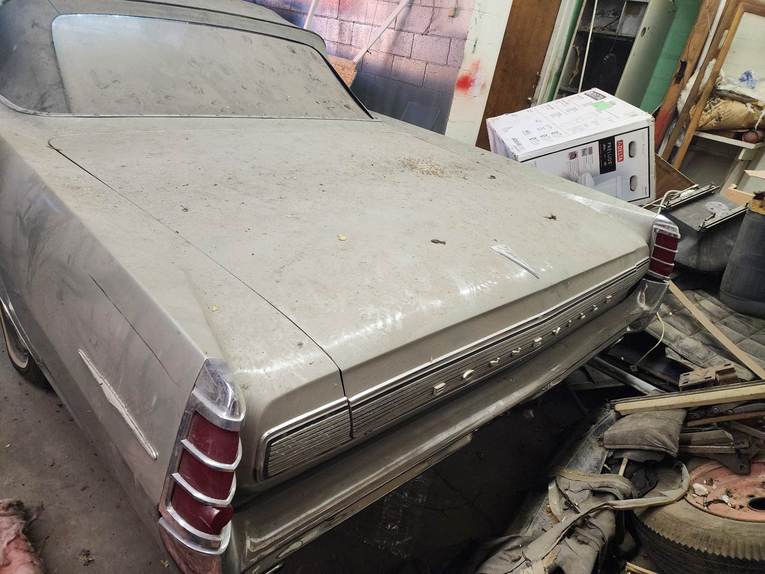 Pontiac-Bonneville-1963-Pewter-Black-14