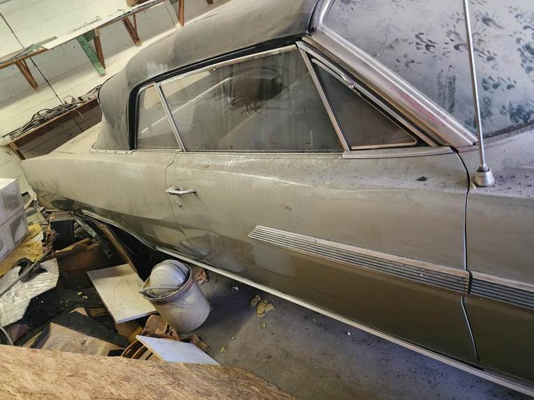 Pontiac-Bonneville-1963-Pewter-Black-2