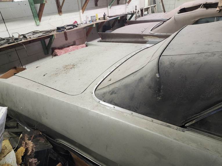 Pontiac-Bonneville-1963-Pewter-Black-23