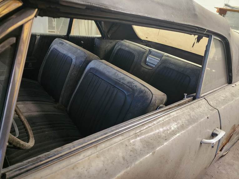 Pontiac-Bonneville-1963-Pewter-Black-27