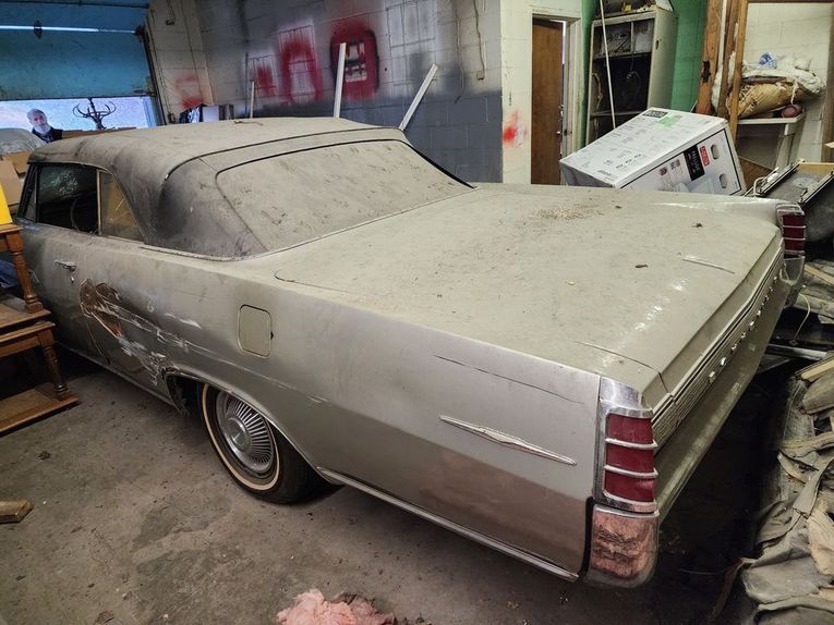 Pontiac-Bonneville-1963-Pewter-Black-3