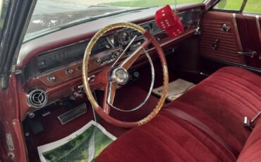 Pontiac-Bonneville-1964-Maroon-Maroon-12