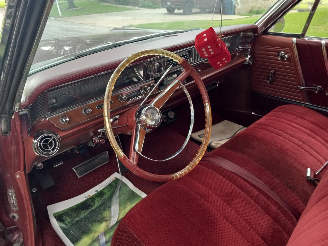 Pontiac-Bonneville-1964-Maroon-Maroon-12