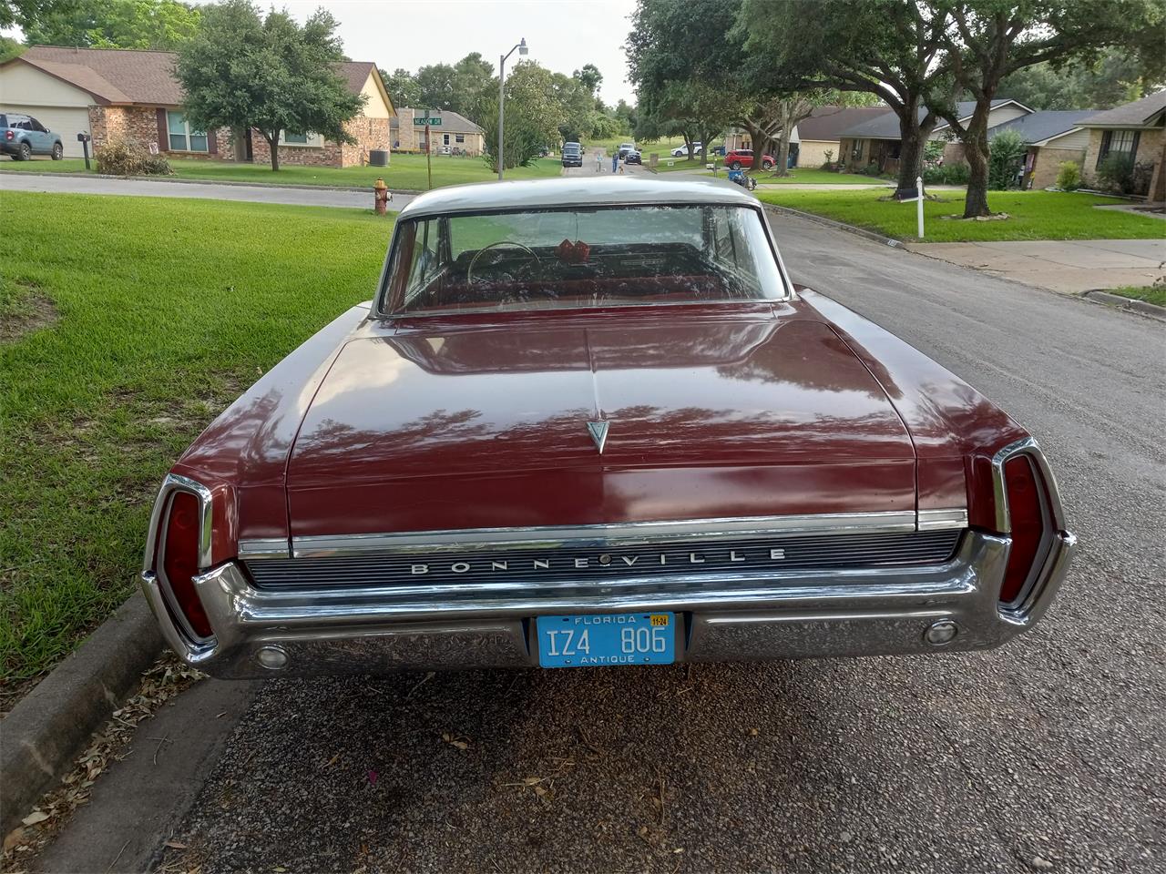 Pontiac-Bonneville-1964-Maroon-Maroon-2