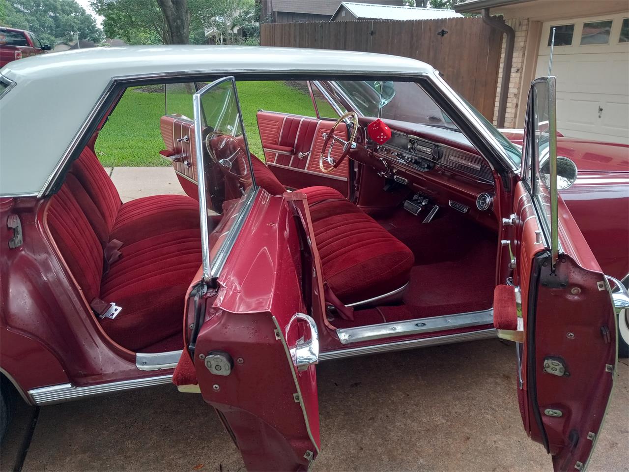Pontiac-Bonneville-1964-Maroon-Maroon-6