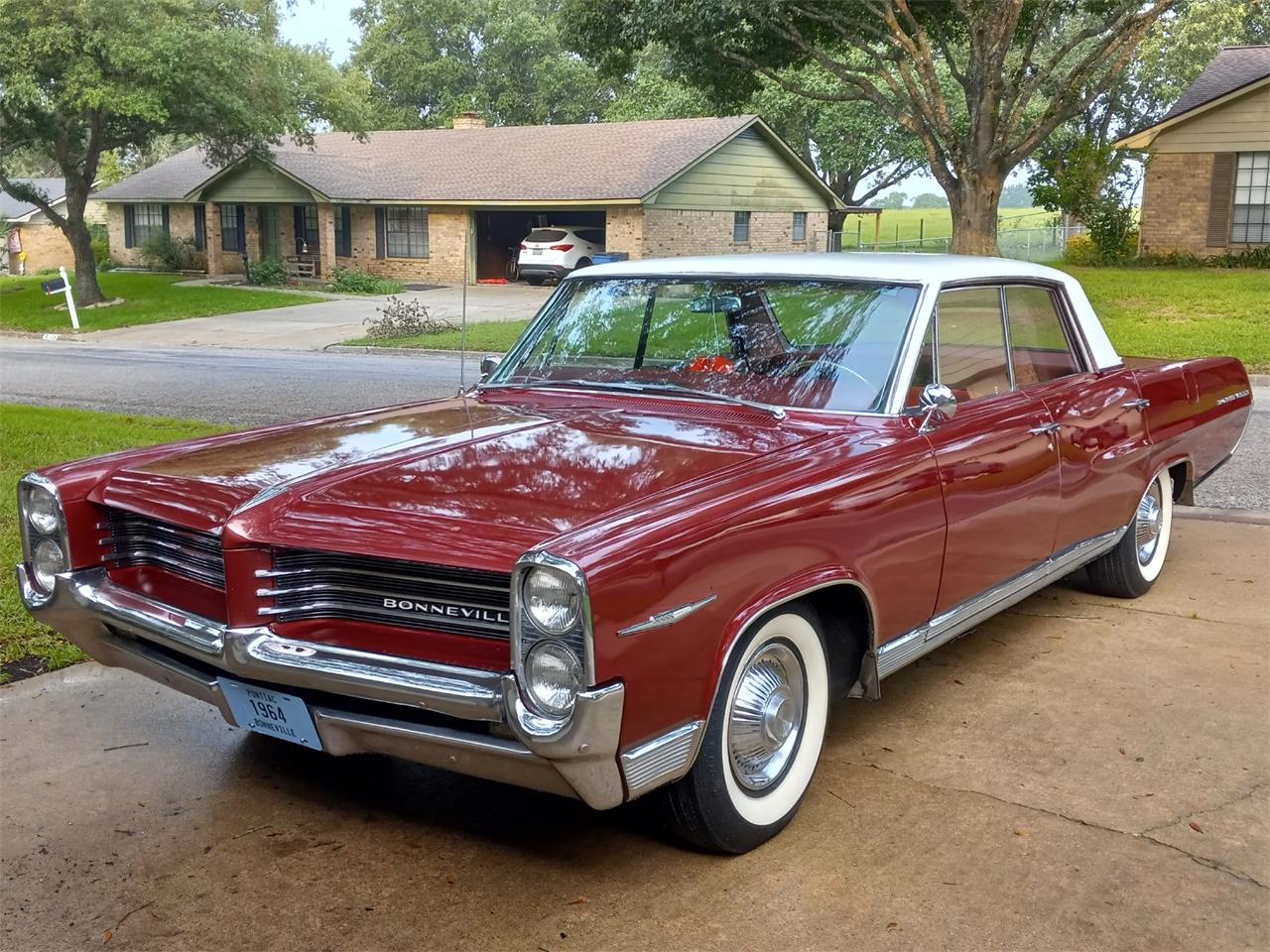 Pontiac-Bonneville-1964-Maroon-Maroon-8
