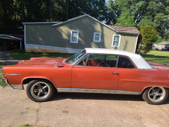 Pontiac-Bonneville-1964-Red-White-Top-10