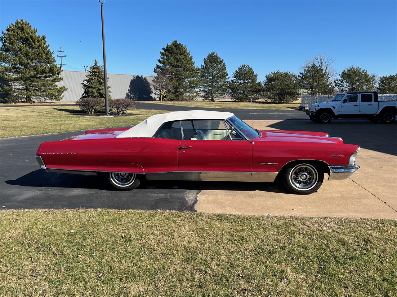 Pontiac-Bonneville-1965-red-white-21