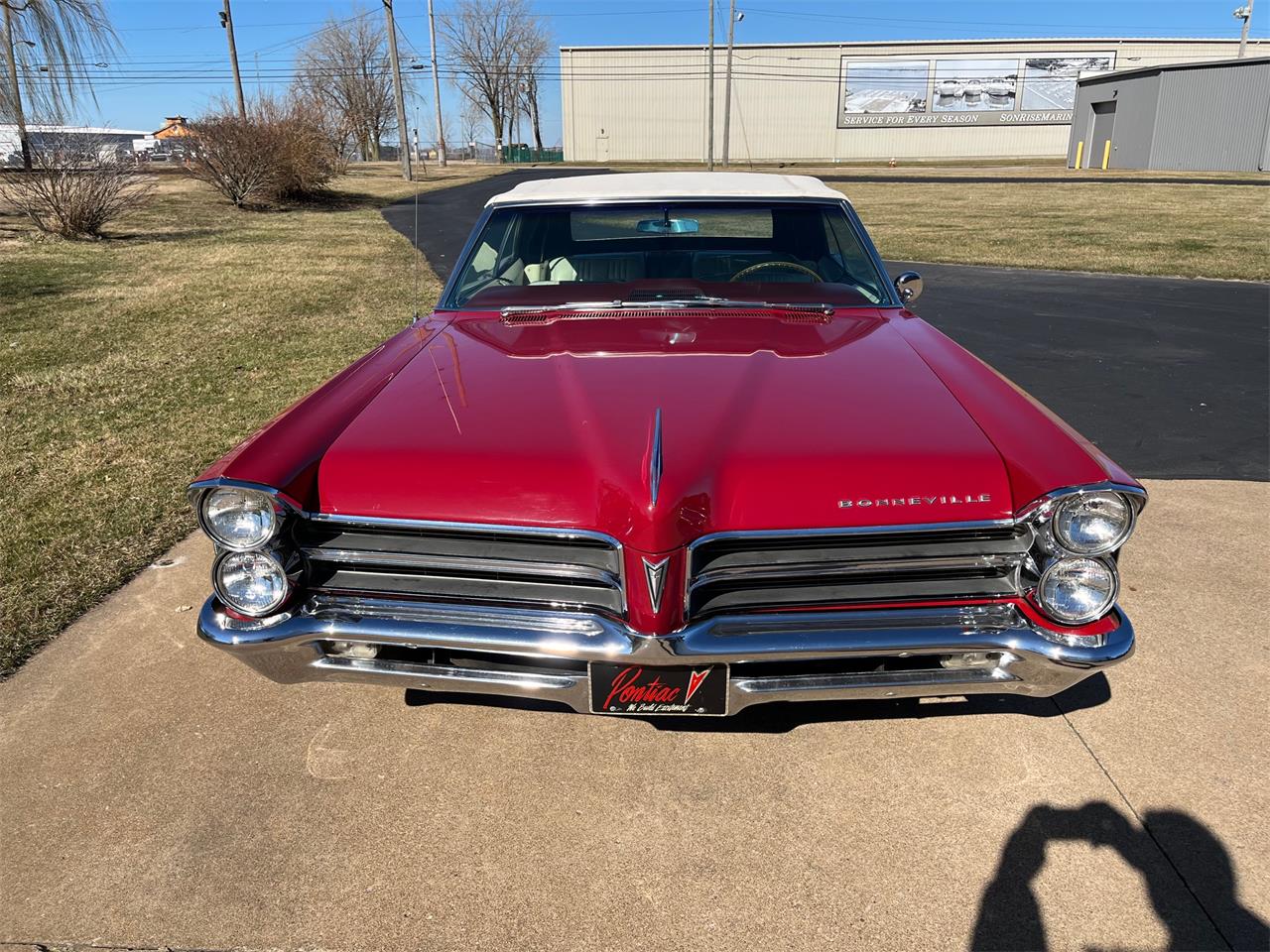 Pontiac-Bonneville-1965-red-white-26