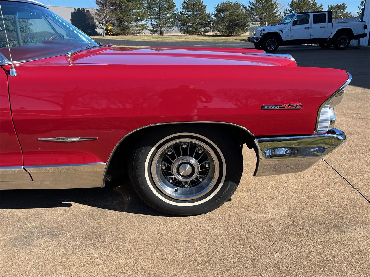 Pontiac-Bonneville-1965-red-white-27