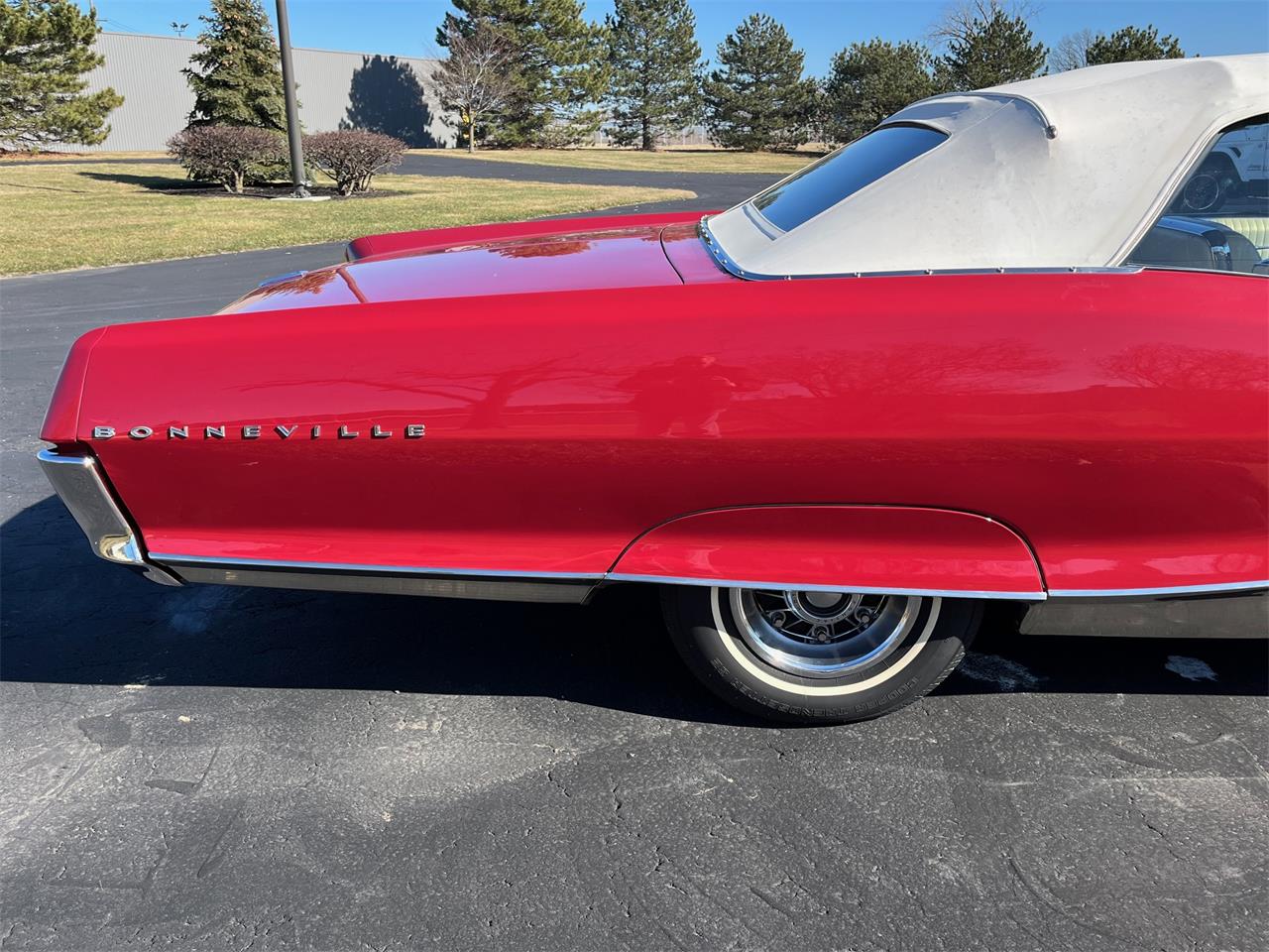 Pontiac-Bonneville-1965-red-white-28