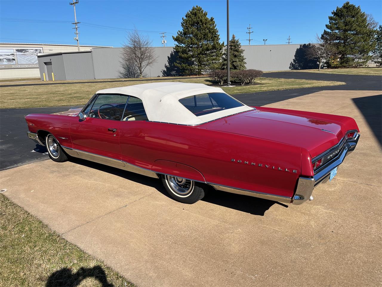 Pontiac-Bonneville-1965-red-white-30