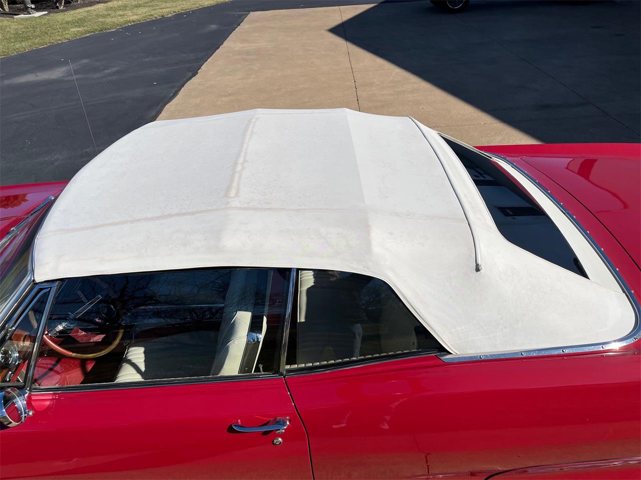 Pontiac-Bonneville-1965-red-white-39
