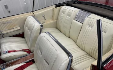 Pontiac-Bonneville-1965-red-white-43