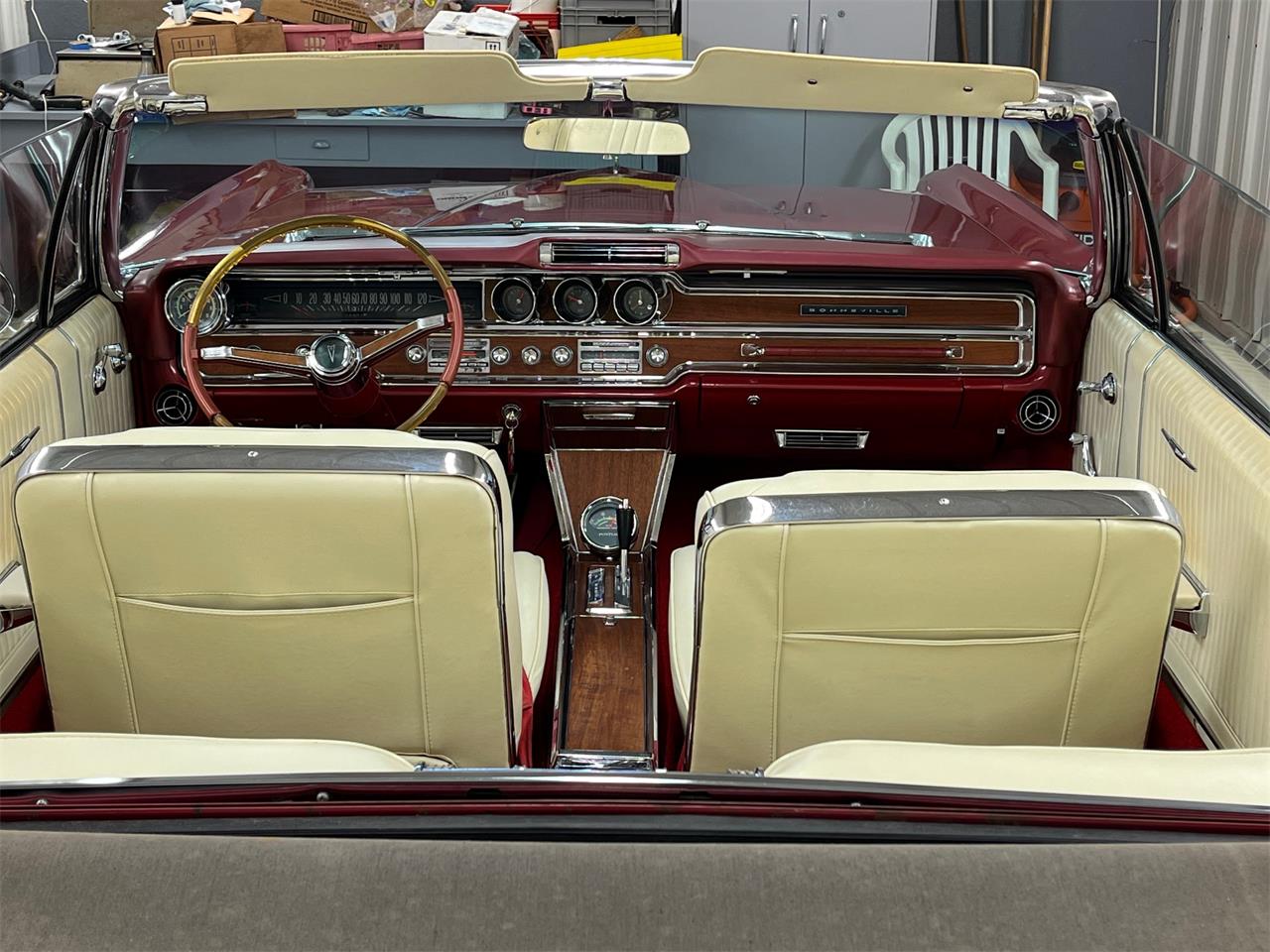 Pontiac-Bonneville-1965-red-white-44