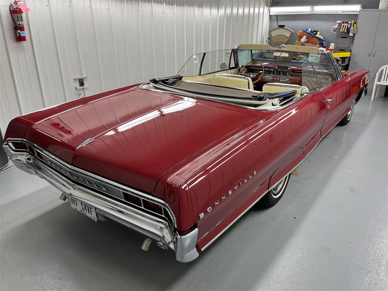 Pontiac-Bonneville-1965-red-white-5