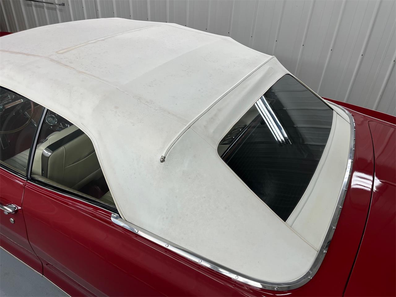 Pontiac-Bonneville-1965-red-white-52