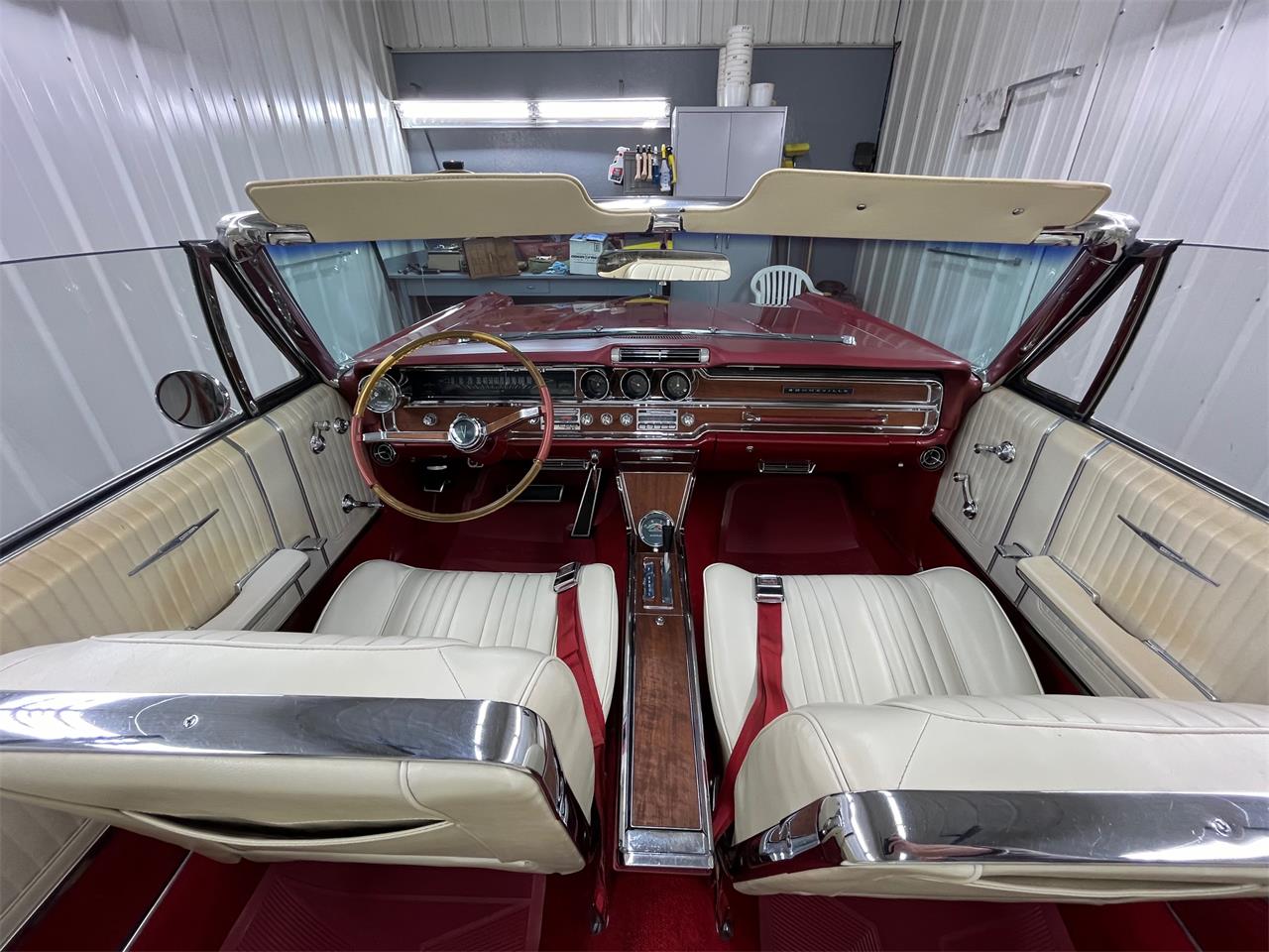 Pontiac-Bonneville-1965-red-white-6