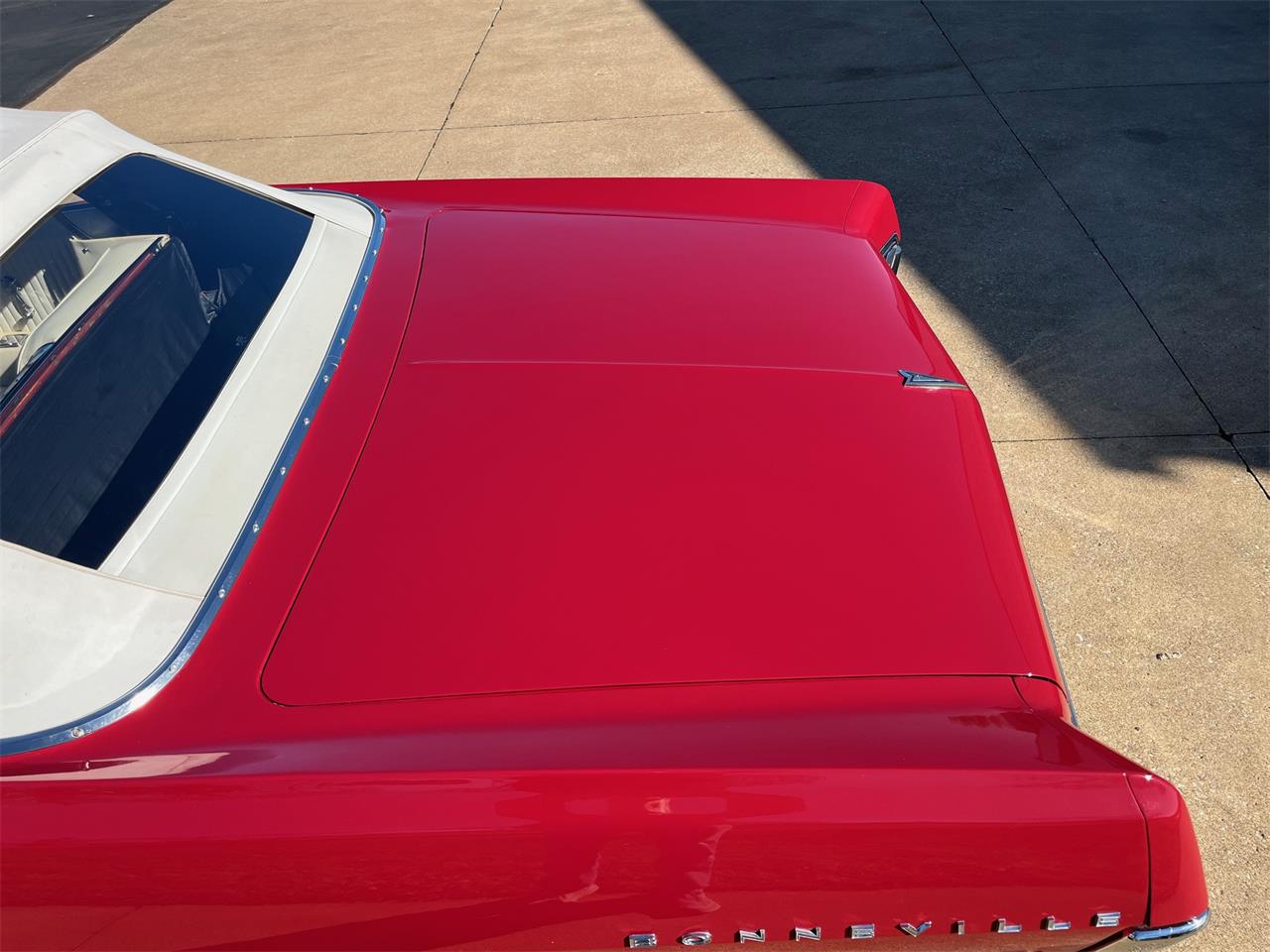 Pontiac-Bonneville-1965-red-white-85