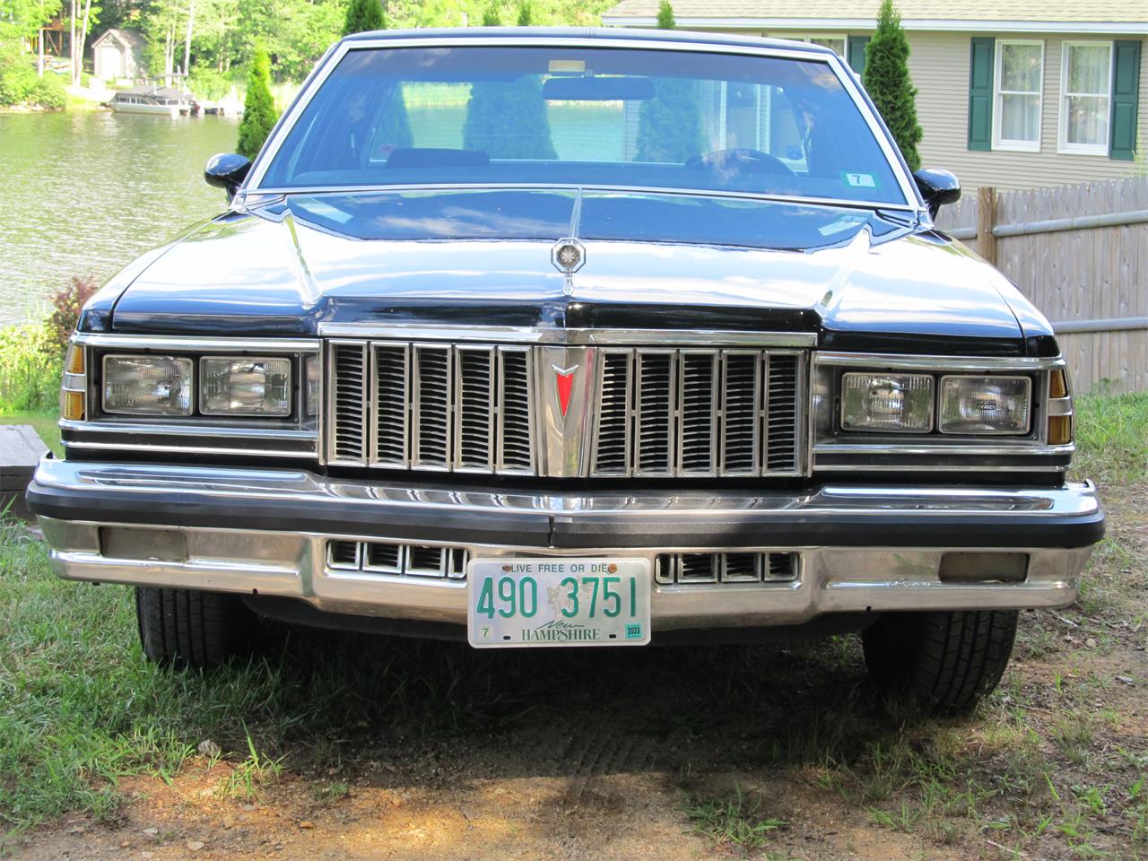 Pontiac-Bonneville-1979-black-black-1