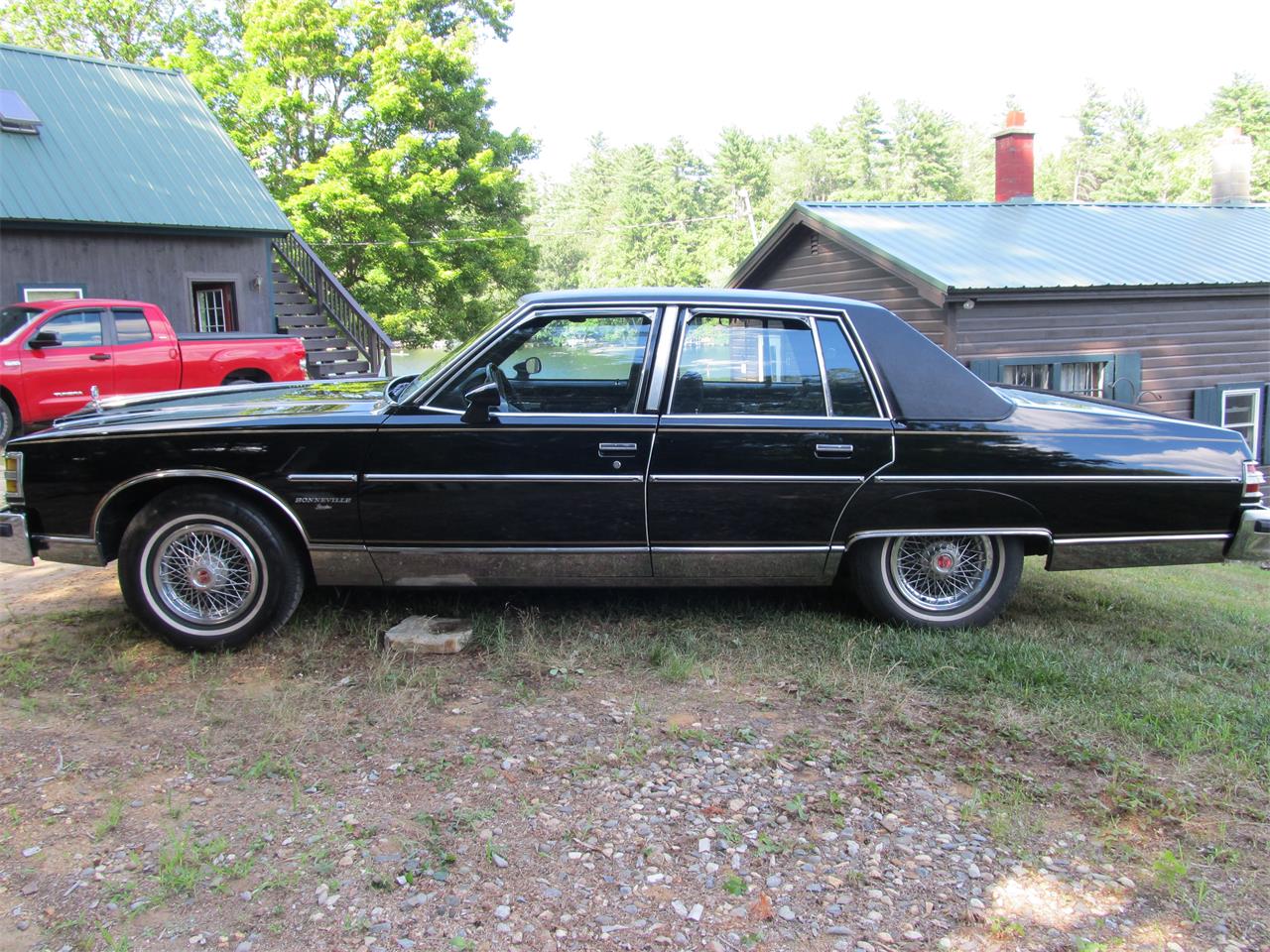 Pontiac-Bonneville-1979-black-black-2