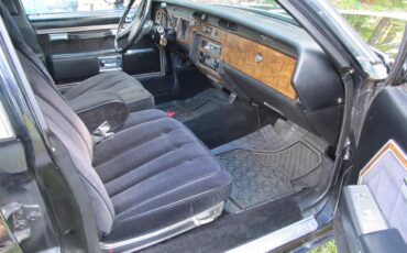 Pontiac-Bonneville-1979-black-black-4