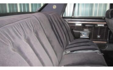 Pontiac-Bonneville-1979-black-black-6