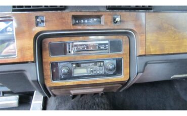 Pontiac-Bonneville-1979-black-black-7