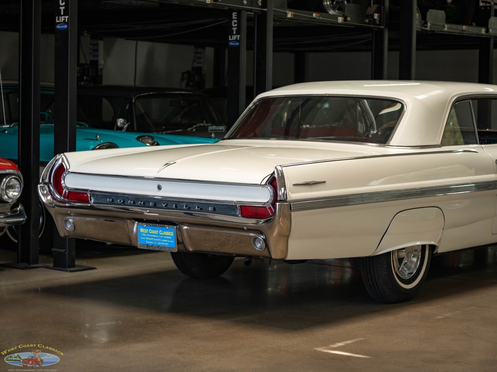 Pontiac-Bonneville-Sport-2-Door-Hardtop-1962-2-Door-Hardtop-25