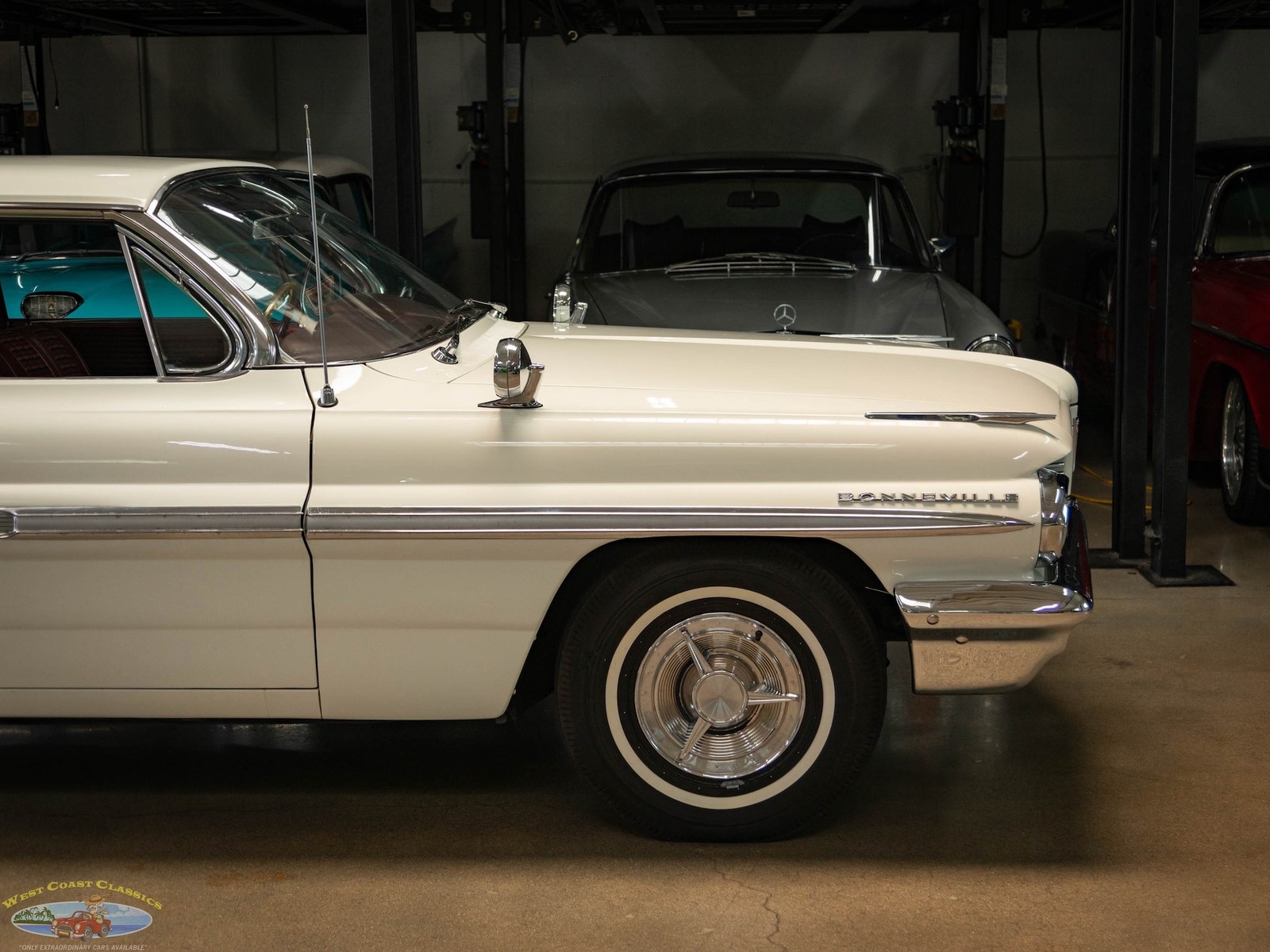 Pontiac-Bonneville-Sport-2-Door-Hardtop-1962-2-Door-Hardtop-3
