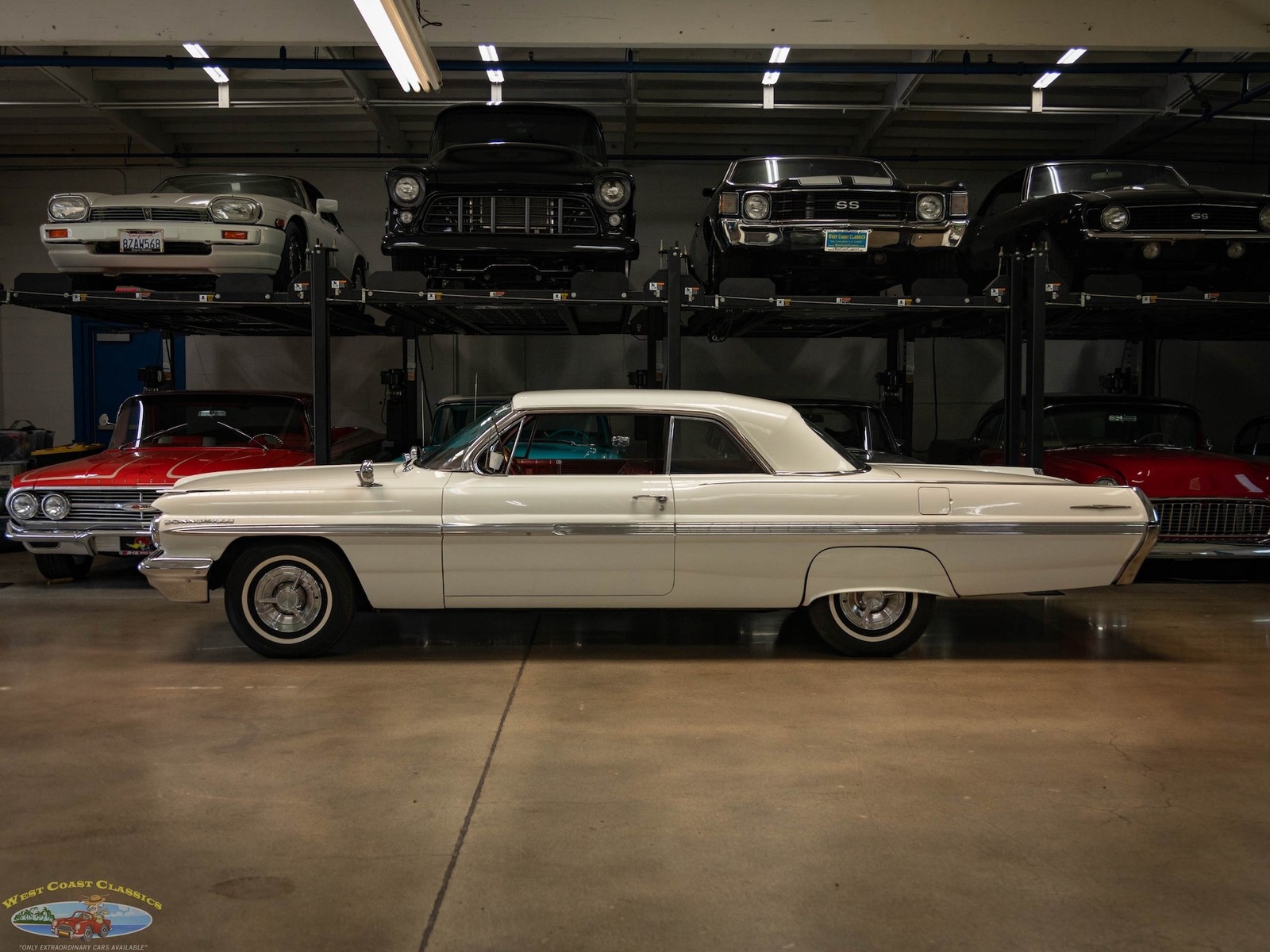 Pontiac-Bonneville-Sport-2-Door-Hardtop-1962-2-Door-Hardtop-6