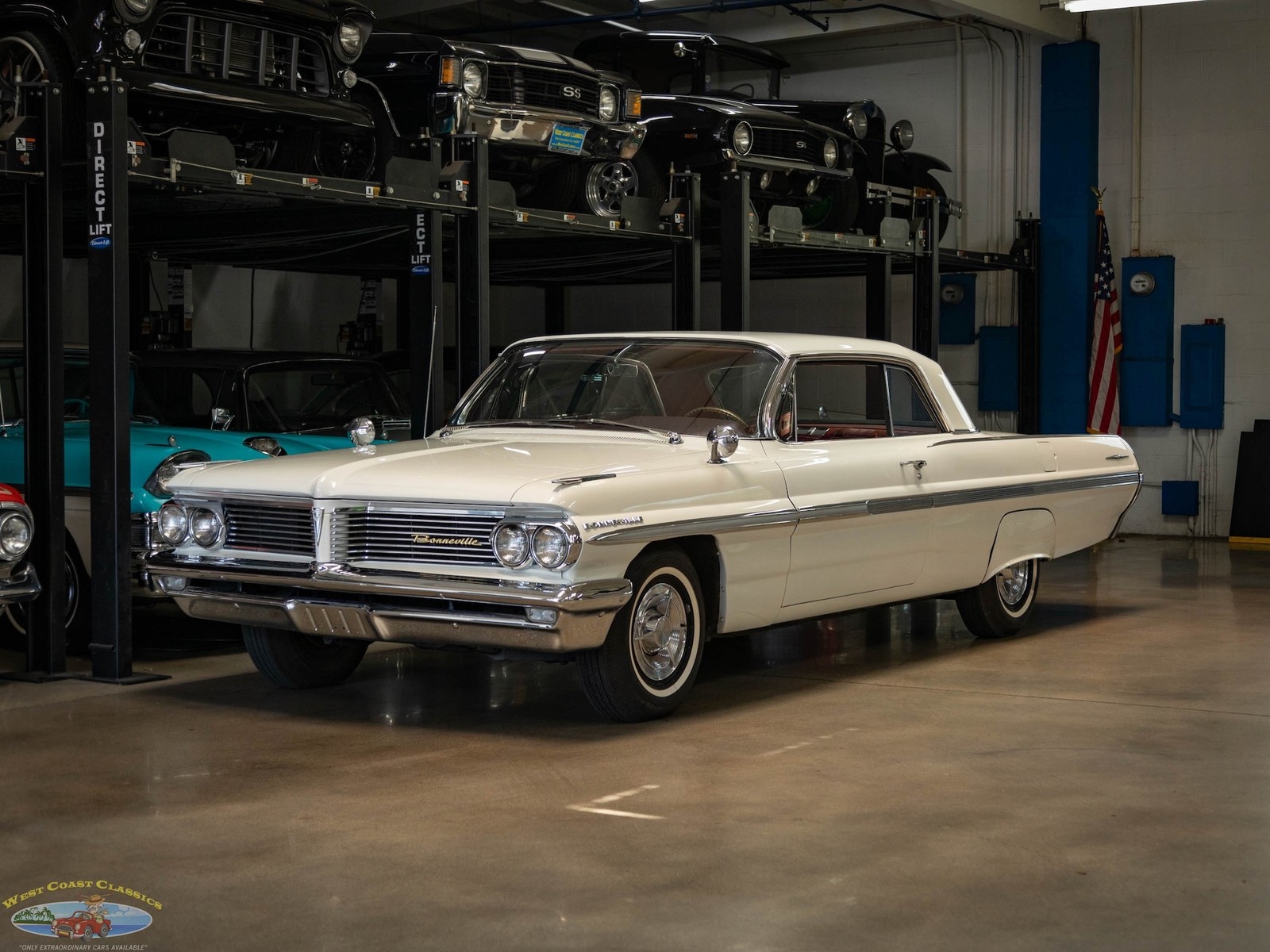 Pontiac-Bonneville-Sport-2-Door-Hardtop-1962-2-Door-Hardtop