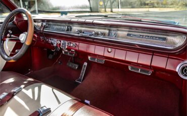 Pontiac-Catalina-1961-Coronado-Red-Red-and-white-15