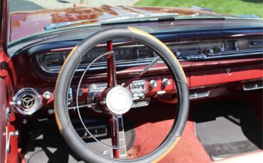 Pontiac-Catalina-1961-Coronado-Red-Red-and-white-16
