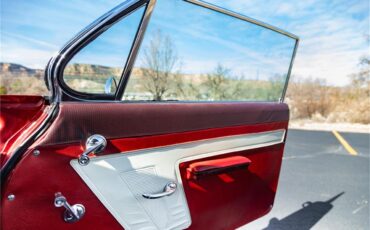 Pontiac-Catalina-1961-Coronado-Red-Red-and-white-21