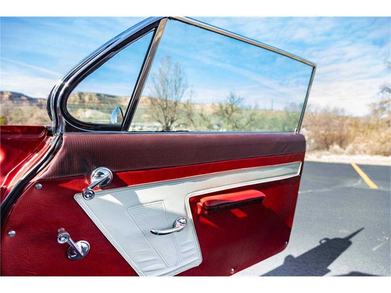 Pontiac-Catalina-1961-Coronado-Red-Red-and-white-21