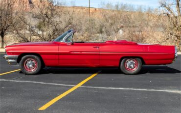 Pontiac-Catalina-1961-Coronado-Red-Red-and-white-31