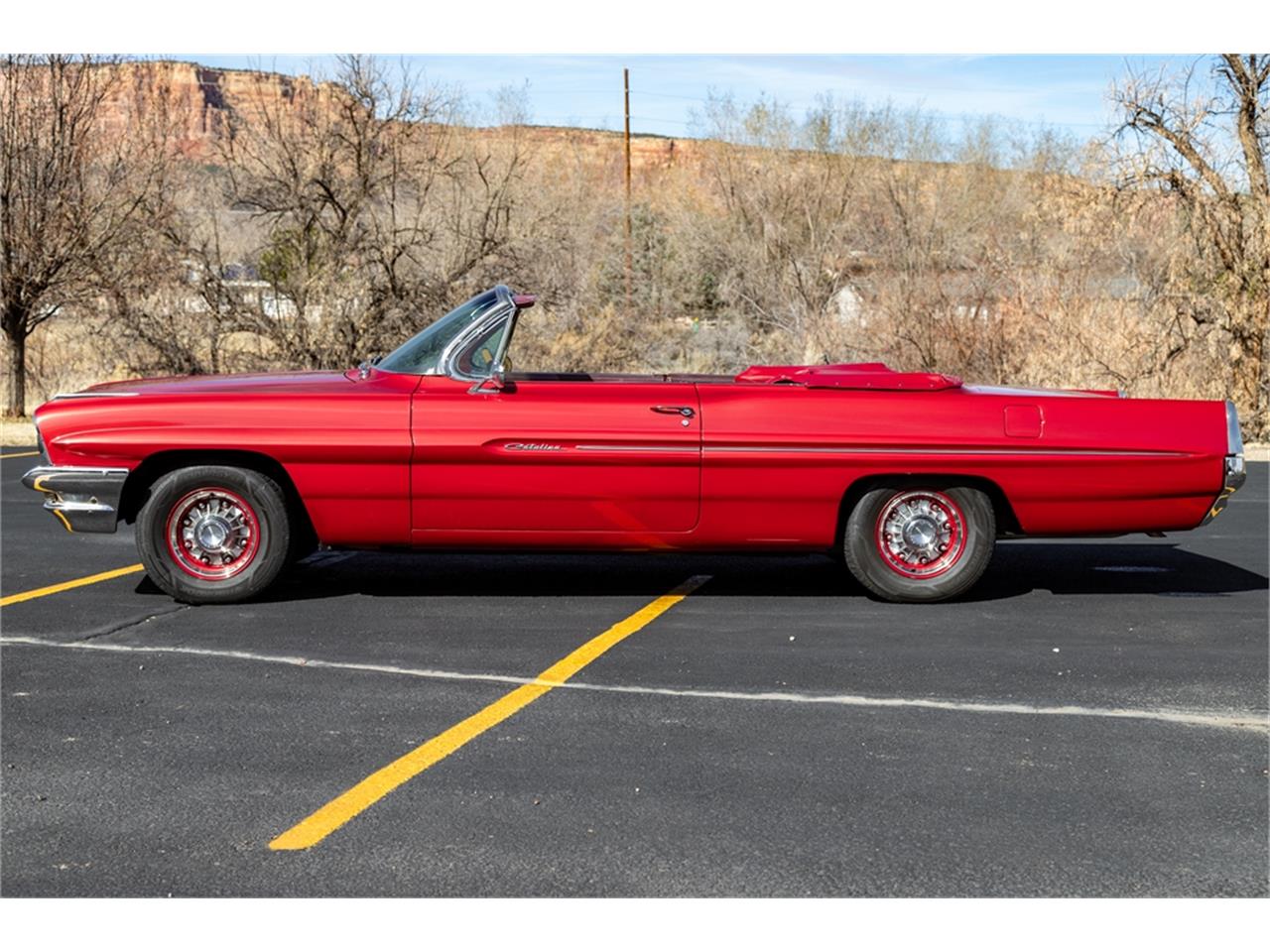 Pontiac-Catalina-1961-Coronado-Red-Red-and-white-31