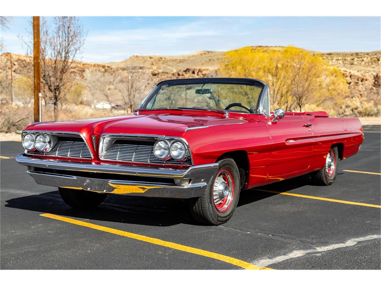 Pontiac-Catalina-1961-Coronado-Red-Red-and-white-33