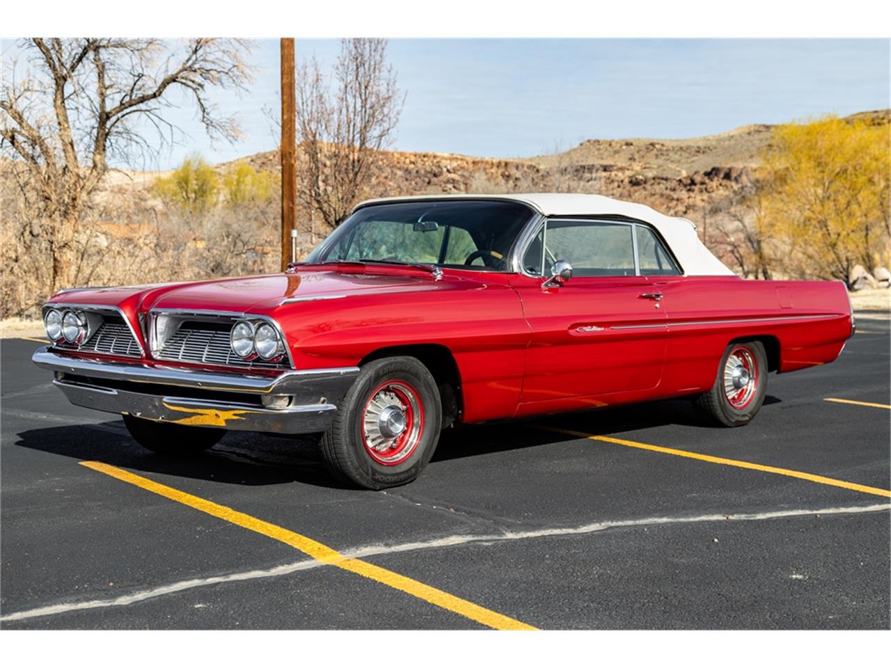 Pontiac-Catalina-1961-Coronado-Red-Red-and-white-37