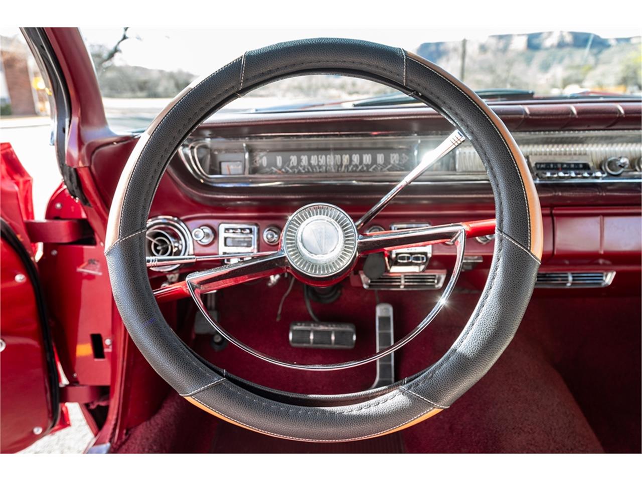 Pontiac-Catalina-1961-Coronado-Red-Red-and-white-38