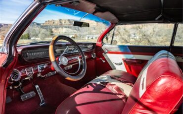 Pontiac-Catalina-1961-Coronado-Red-Red-and-white-66