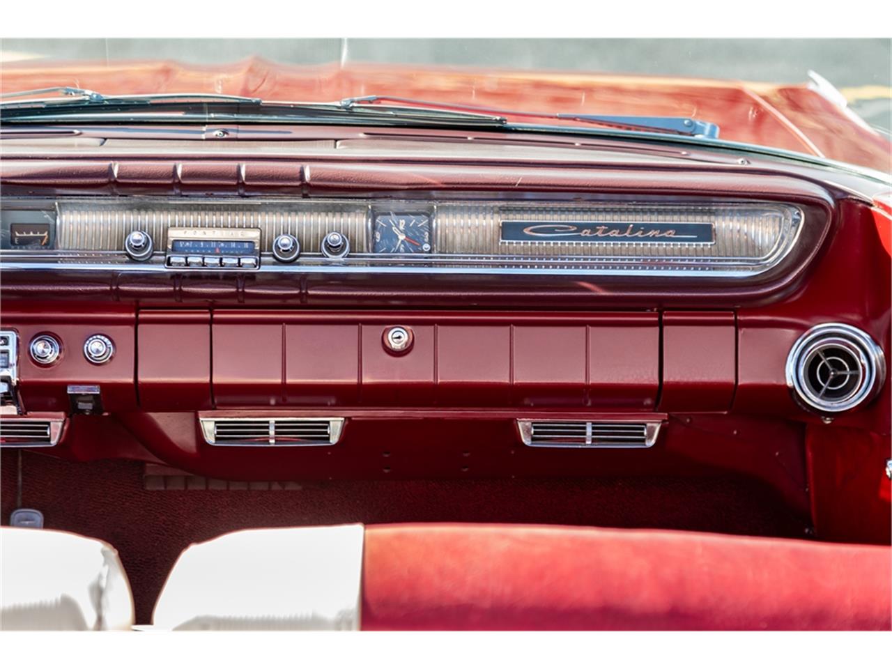 Pontiac-Catalina-1961-Coronado-Red-Red-and-white-89