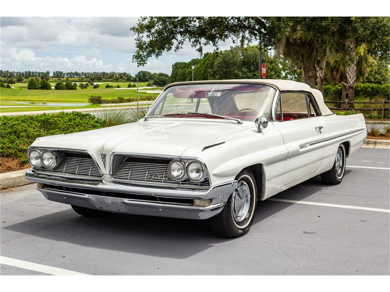 Pontiac-Catalina-1961-Shelltone-Ivory-Red-and-white-10